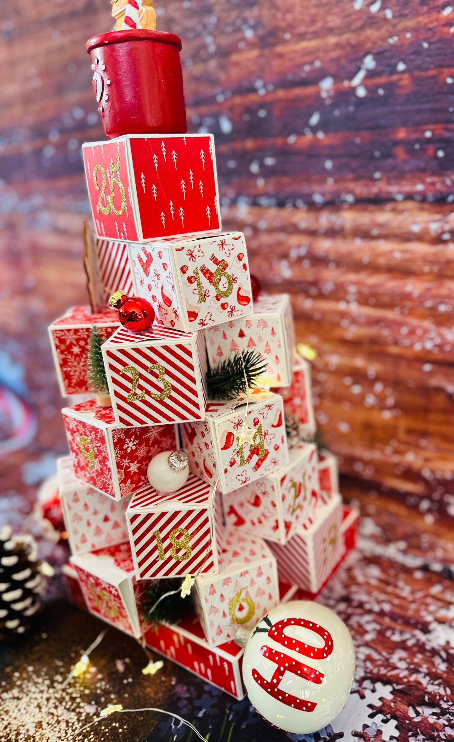 Calendrier de l'Avent pyramide " Pain d'épice"